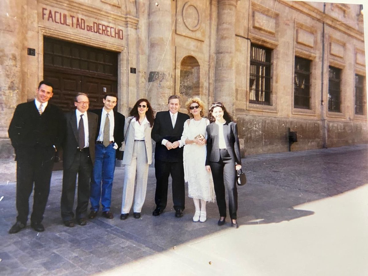 En la Universidad de Salamanca, de izquierda a derecha: Ontiveros, Serrano, Caparrós, Sanz, Berdugo, Gutiérrez y Reinares, miembros todos ellos, del Departamento de Derecho Penal de la primera Universidad de Iberoamérica: