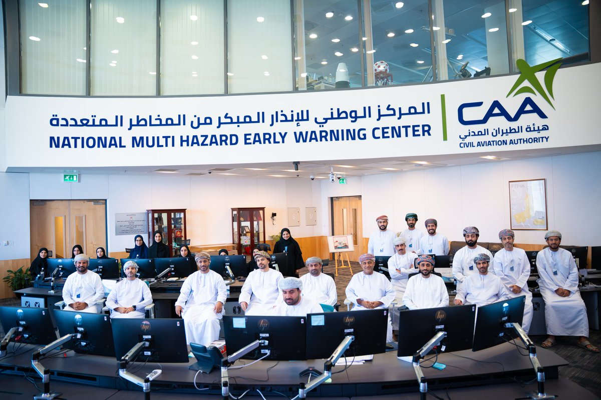 *على الرغم من صعوبة توقعات الحالات المدارية ومنها #شاكتي 
إلا أن بوجود الفريق المميز والمتمكن من الخبراء والمختصين من أخصائين ومهندسين ومبرمجين وراصدين ب #الارصاد_العمانية 
تتذلل تلك الصعاب وبالخبرة التي كسبها الجميع يكون العمل ولله الحمد تكاملي وعمل الفريق الواحد.
ومجالات