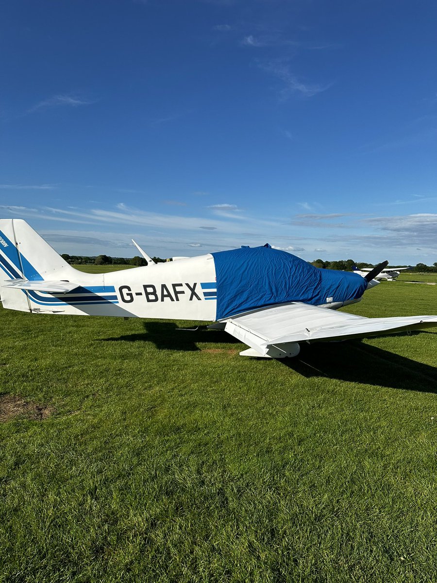 rob_aviator's tweet image. Flying the aircraft off for maintenance is always the fun part — the journey home in cattle class, not so much! 😅✈️🚆 #RobinDR400 #Aircraft #Swindon #GWR #PilotLife #aviation