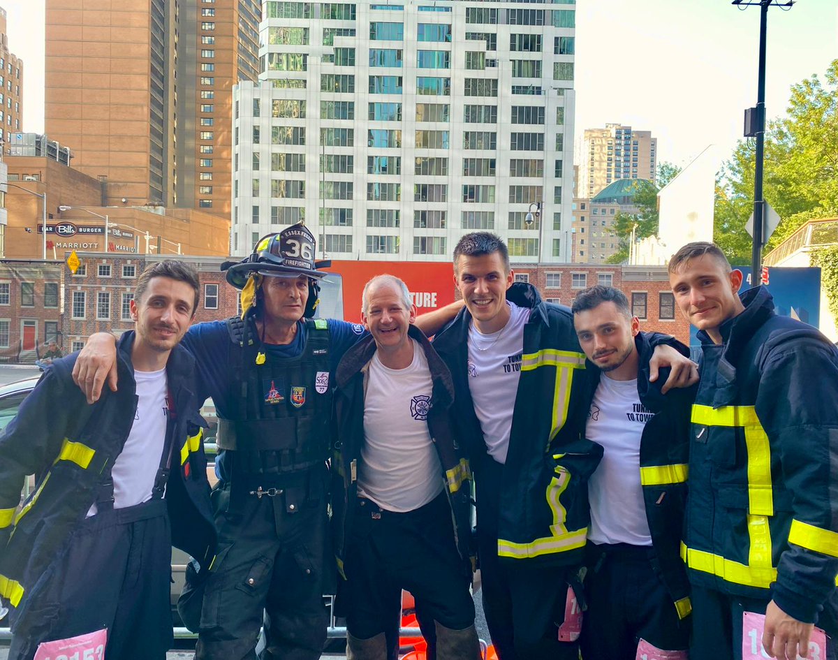 Sdis77's tweet photo. [#NeverForget] 🇺🇸 Une cinquantaine de sapeurs-pompiers issus de plusieurs Centres d'incendie et de secours du #Sdis77 ont participé au Tunnel to Towers Run & Walk le 28 septembre dernier🧑‍🚒 Il s'agit d'une course symbolique de 5 km, en mémoire des pompiers new-yorkais disparus le 11 septembre 2001🕯️Félicitations !
