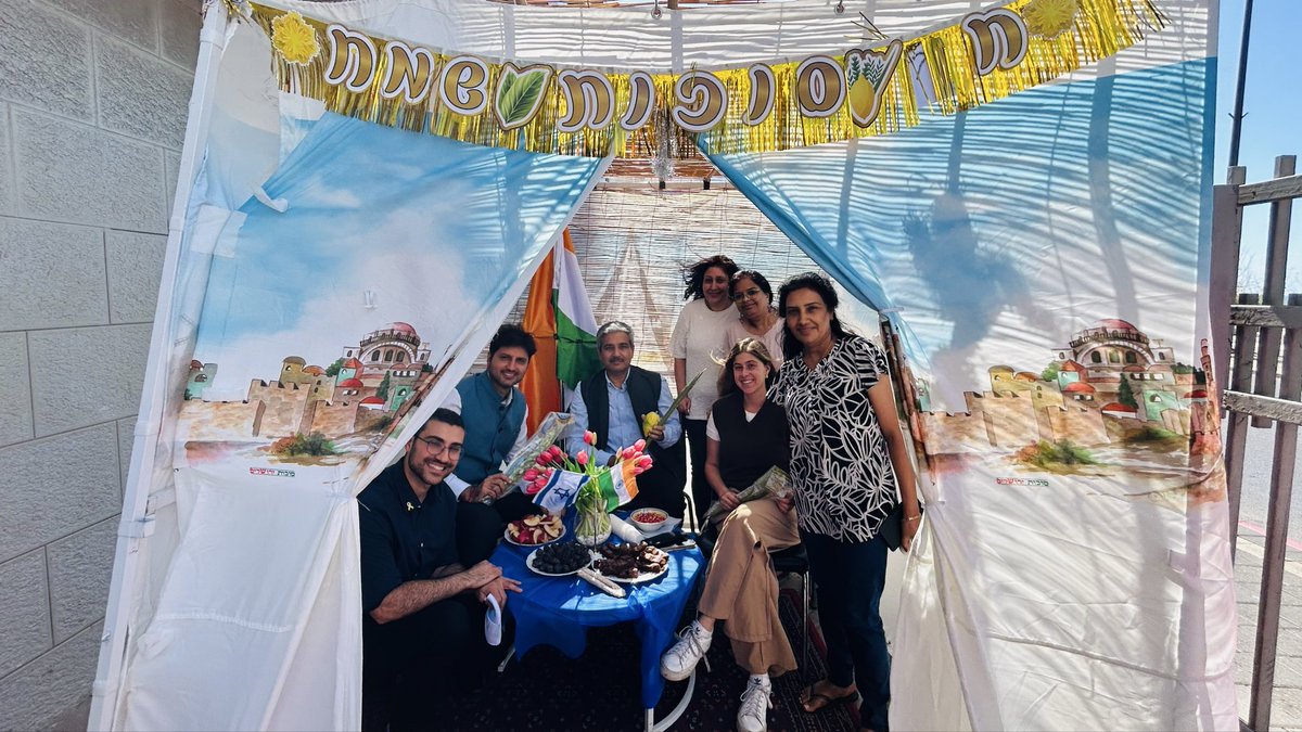 indemtel's tweet image. Indian Embassy in Tel Aviv, along with Israeli colleagues, celebrates #Sukkot!

May this joyous festival bring harmony, happiness, and prosperity to all. 🌿 🇮🇳 🤝🇮🇱