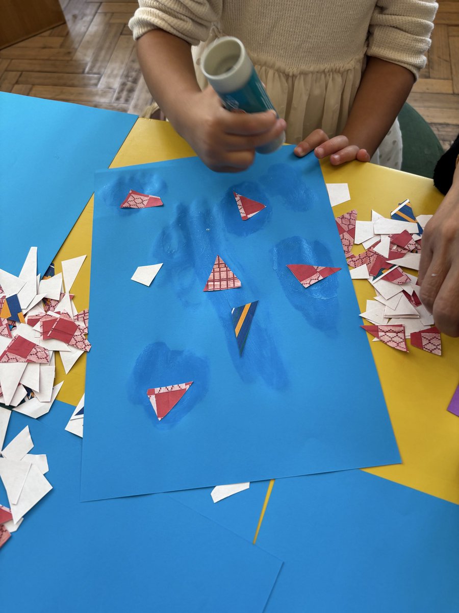 GreenwichLibs's tweet image. We enjoyed a #BlackHistoryMonth inspired #Crafternoon at #PlumsteadLibrary last week! We made placemats using Kente cloth patterns in different colours and shapes! 🖍️ Join the fun every Wednesday from 3.30-4.30pm to make friends, borrow books + #Craft! 📚 #LoveYourLibrary