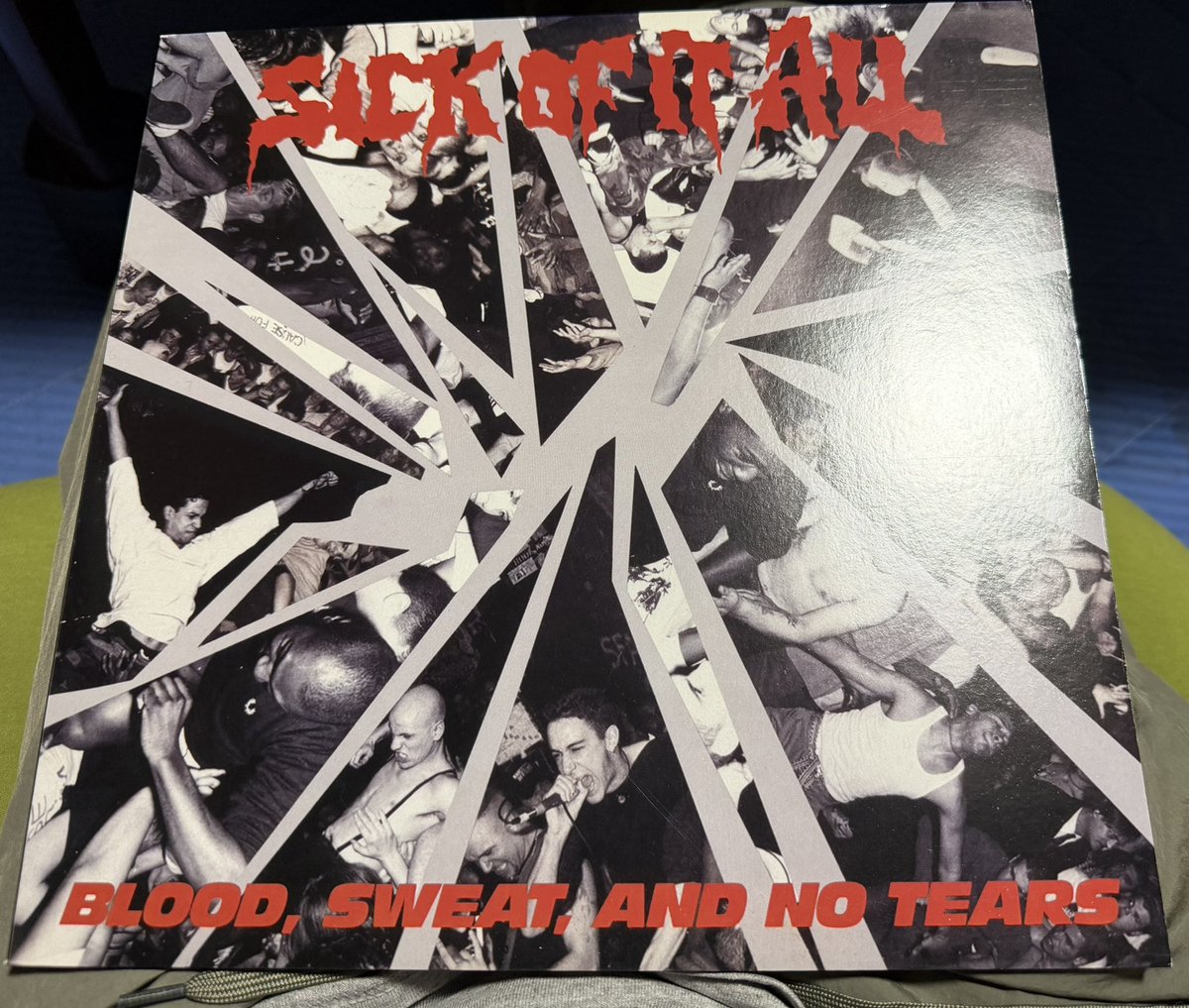 poochandog's tweet photo. #SickOfItAll
Blood, Sweat And No Tears
新品未使用
ヤフオクで土曜日にこの代物が2000円で出ていたので何となく入札したら私以外誰も入札者がおらず超安価な値段のまま落札いたしました🤣
しかも新品未使用ってのが凄いです💿
色は赤透けヴァイナルです🟥 https://t.co/4MC90ZJGKi