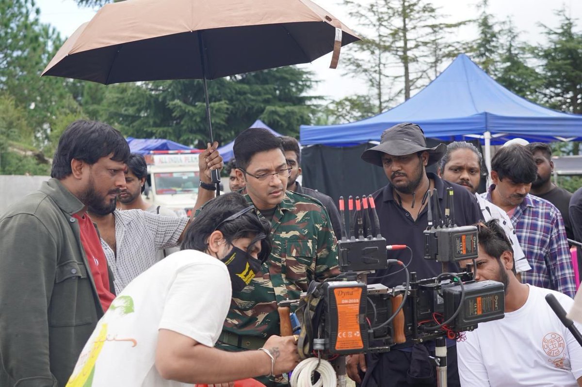 moviemanblogger's tweet photo. FILMING COMPLETE OF #ShreyasTalpade &amp; #KajalAggarwal STARRER "THE INDIA STORY"; ALSO STAR'S MURALI SHARMA, MANISH WADHWA &amp; TRISHA SARDA, DIRECTED BY #chetandk
.
#manishwadhwa #trishasarda #muralisharma #theindiastory #migproduction #moviemanblogger
@moviemanblogger https://t.co/aPjI6G6Esl