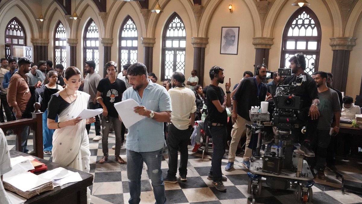 moviemanblogger's tweet photo. FILMING COMPLETE OF #ShreyasTalpade &amp; #KajalAggarwal STARRER "THE INDIA STORY"; ALSO STAR'S MURALI SHARMA, MANISH WADHWA &amp; TRISHA SARDA, DIRECTED BY #chetandk
.
#manishwadhwa #trishasarda #muralisharma #theindiastory #migproduction #moviemanblogger
@moviemanblogger https://t.co/aPjI6G6Esl