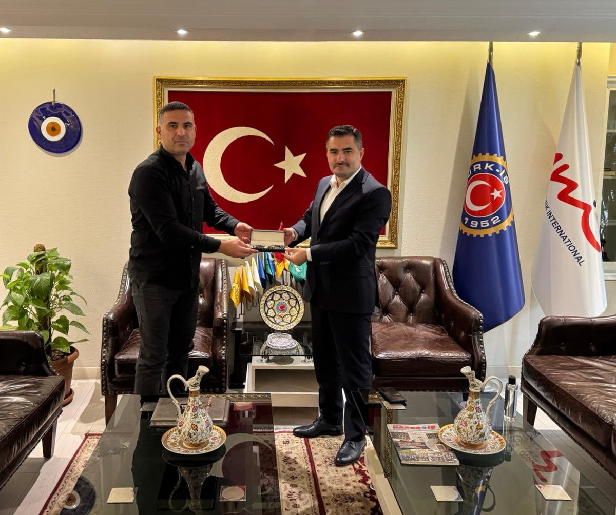 İstanbul’dan ziyaretimize gelen kıymetli üyelerimizi, Genel Başkan Yardımcımız Gökhan Aydın ile birlikte ağırladık ve bu buluşmanın mutluluğunu yaşıyoruz.

Bu ziyareti bir buluşmadan öte, yıllardır süregelen dostluklarımızın taptaze bir hatırlatıcısı olarak görüyorum. Her