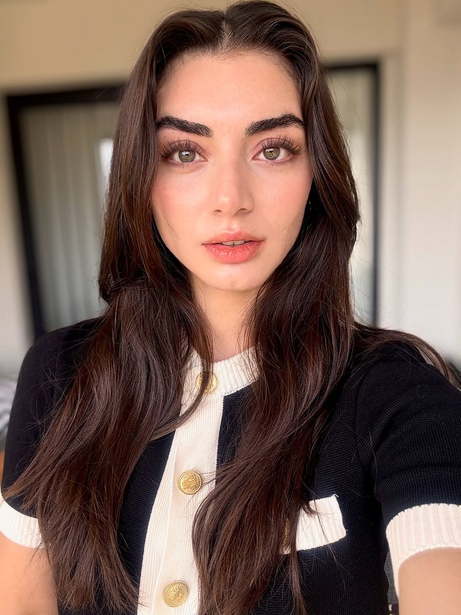 Özge Törer ✨