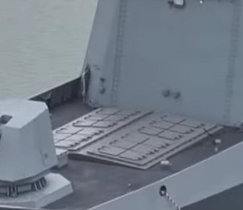 Numerous changes have been made to the lead vessel of the 🇰🇵 North Korean Choe Hyon-class destroyer. In addition to replacing the AK-630 CIWS (with Type 730) and ATGM launchers (with DLS), they also replaced the FCRs and some of the VLS modules! 🧐
