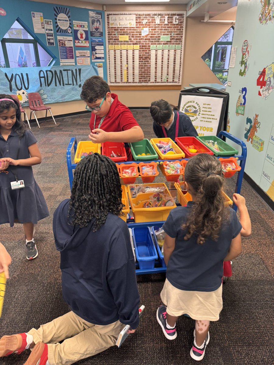 These students “got caught Leading!” <a href="/TheLeaderinMe/">The Leader in Me</a> <a href="/browardschools/">Broward County Public Schools</a> Happy Monday!