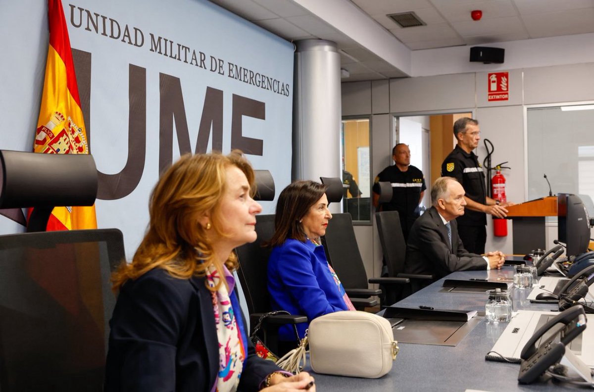 Defensagob's tweet photo. 💻 Modernización y tecnología al servicio de las emergencias.
🚒 La ministra de Defensa conoce los avances del #ProyectoAtlantis, un programa que pretende mejorar la capacitación y formación del personal de la @UMEgob en la gestión de emergencias. https://t.co/ucOv9BIBeM