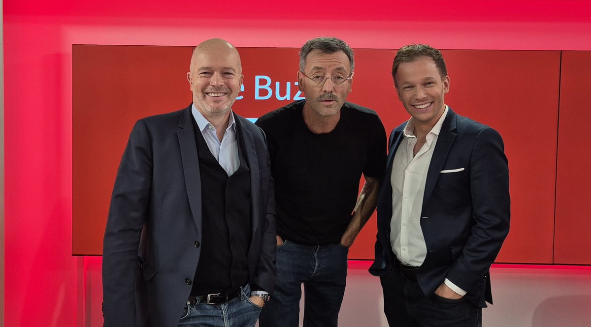 lequipe_pro's tweet image. Retrouvez Olivier Ménard dans le "Buzz TV" pour parler de la 4000e de @lequipedusoir 📺
Diffusé aujourd'hui à 18h30 sur @LeFigaroTV et à 17h sur le site de @Le_Figaro !
À ce soir 21h15 sur @lachainelequipe pour la soirée spéciale 4000e 🙌