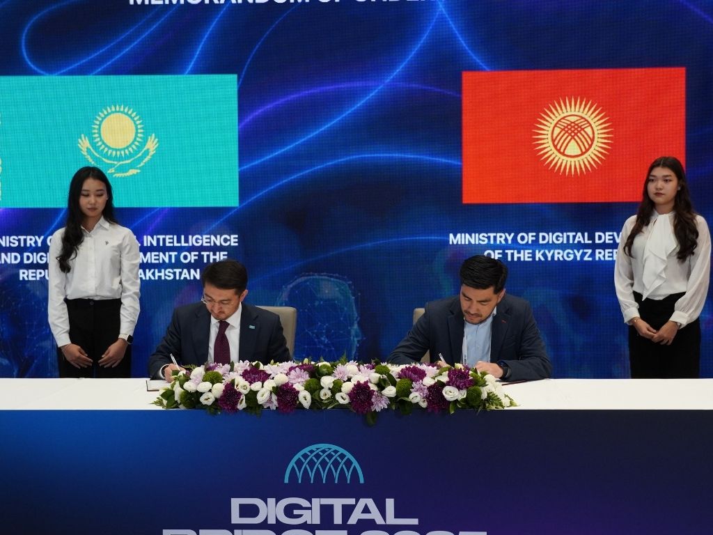 oscebishkek's tweet image. Kyrgyz delegation joined Astana Digital Bridge 2025, a key forum on digital transformation.

A co-operation MoU between 🇰🇿 &amp;amp; 🇰🇬 Ministries of Digital Development was signed.

Visit supported by the OSCE Programme Office in Bishkek. #DigitalBridge2025 #OSCE