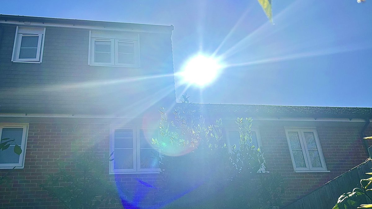 Gills_Mod's tweet image. Loving this weather. Oct 6th and the suns still out. Long may it continue.😁☀️

#UK #Sunnyday #MondayMotivation  #MondayVibes