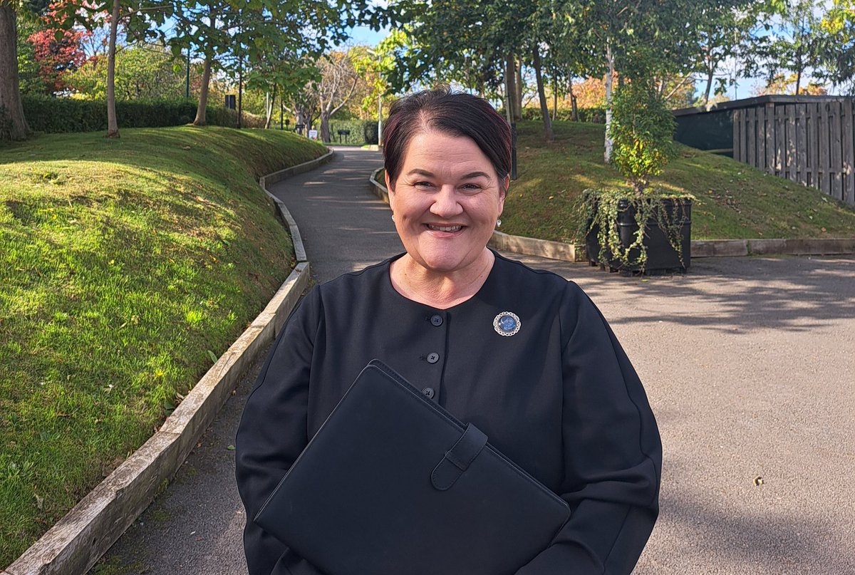 A thank you message... ❤️⬇️
facebook.com/share/p/1PcpSR…

#EmmaTheCelebrant