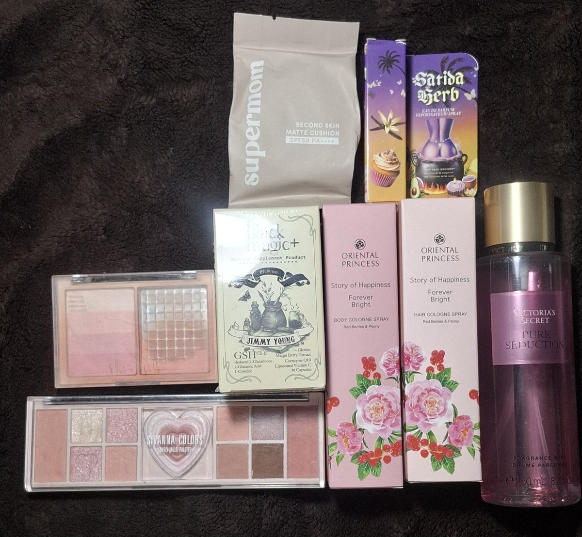 fxng_520's tweet photo. ส่งต่อน้ำหอมและเครื่องสำอางราคาถูก💸
ของแท้จากช็อปทุกชิ้น มีทั้งมือ 1&amp;2
📦ค่าส่ง 30฿ / ซื้อ 200฿ ขึ้นไปส่งฟรี
สนใจตัวไหนสอบถามเพิ่มเติมได้เลย
#ส่งต่อ #ส่งต่อคสอ #ส่งต่อเครื่องสําอาง #ส่งต่อน้ำหอม #เครื่องสําอางมือสอง #คุชชั่นsupermom #supermom #victoasecret #dasique https://t.co/Jat0hsjKFe