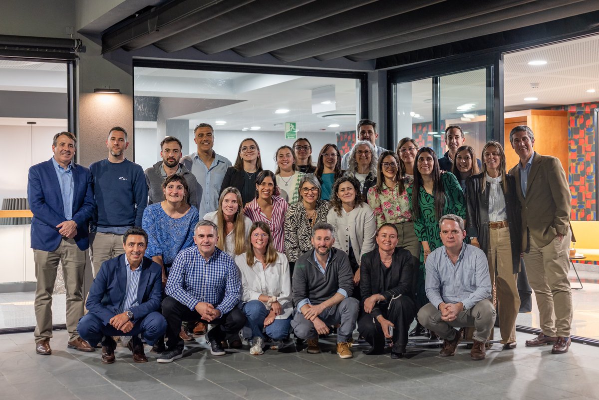 Finalizó el Programa de Dirección de Personas #PDP 🎓 

¿Cuál es la función de #GestiónHumana hoy? 💬 

La Dirección de Personas ha trascendido la administración tradicional para transformarse en un socio estratégico, clave en el desarrollo del talento y en el impulso del éxito y