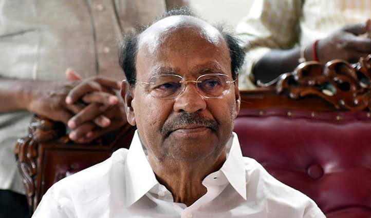 பாமக நிறுவனர், மருத்துவர் அய்யா திரு.ராமதாஸ் அவர்கள் உடல்நிலை சரியில்லாத காரணத்தால் சென்னை அப்பல்லோ மருத்துவமனையில் அனுமதிக்கப்பட்டுள்ளார் என்ற செய்தியறிந்தேன்..!! அய்யா அவர்கள் பூரண குணமடைந்து நலமுடன் வீடு திரும்ப எல்லாம்வல்ல இறைவனை பிரார்த்திக்கின்றேன்!!
<a href="/drramadoss/">Dr S RAMADOSS</a>