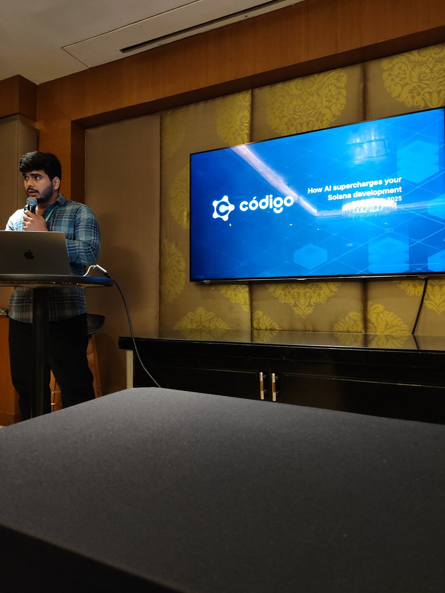 grapeprotocol's tweet image. Checking out how AI can supercharge your dapp development using @CodigoPlatform #SolanaApex