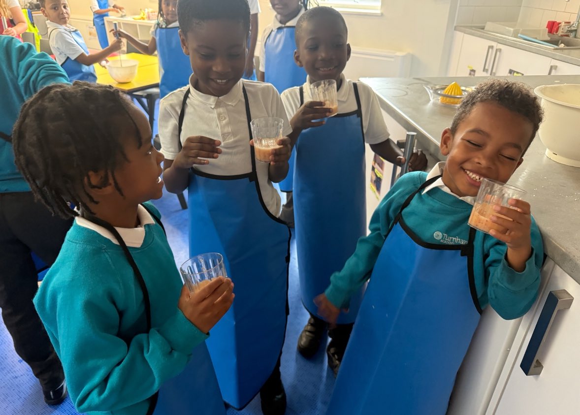 Year 2 made fruit smoothies 🍎🍏🍐🍉🍌🍊🍓🍇
<a href="/thesteptrust/">STEP Academy Trust</a> #PUPAC #Lewisham #school #Brockley #London #teachers #education #books #reading #fruit #smoothies