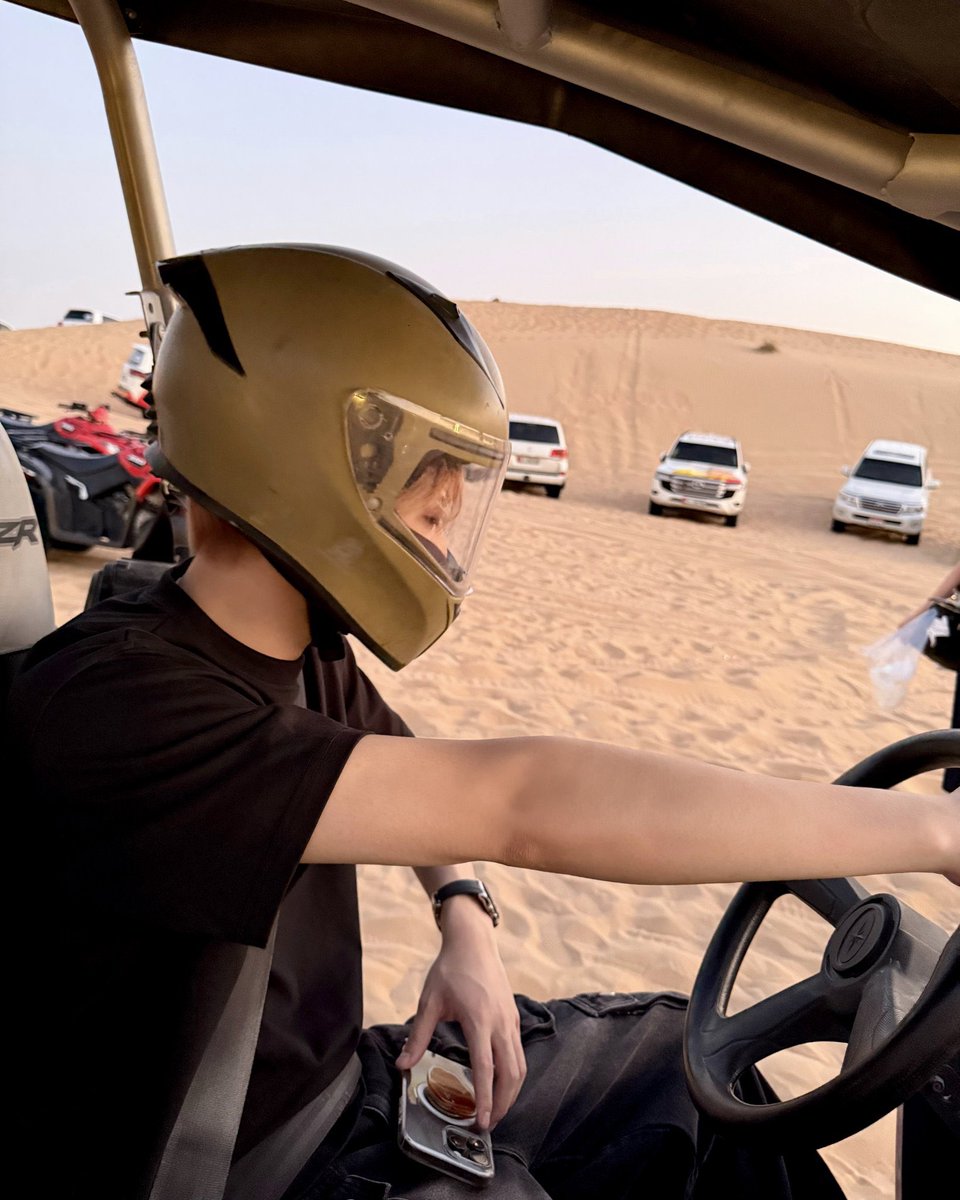 จะตายยว่ะะ น้องเล่ออย่างเท่เลยชอบนะคะㅠㅠㅠㅠㅠㅠㅠㅠㅠㅠㅠㅠㅠ