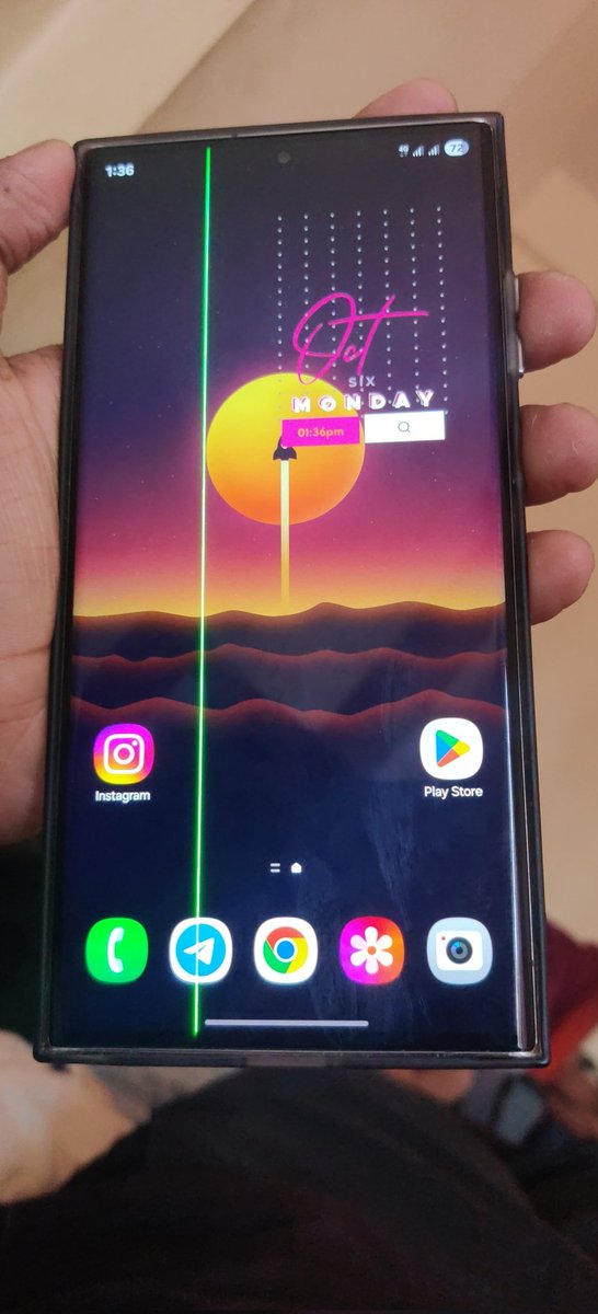 realvkp's tweet image. Paid a premium for the S23 Ultra and now a green vertical line pops up out of nowhere — right after the warranty ended.
@SamsungIndia @SamsungMobile  am I supposed to pay again for my phone because of your defect? This needs to be fixed free of cost. #GreenLineIssue #SamsungFail