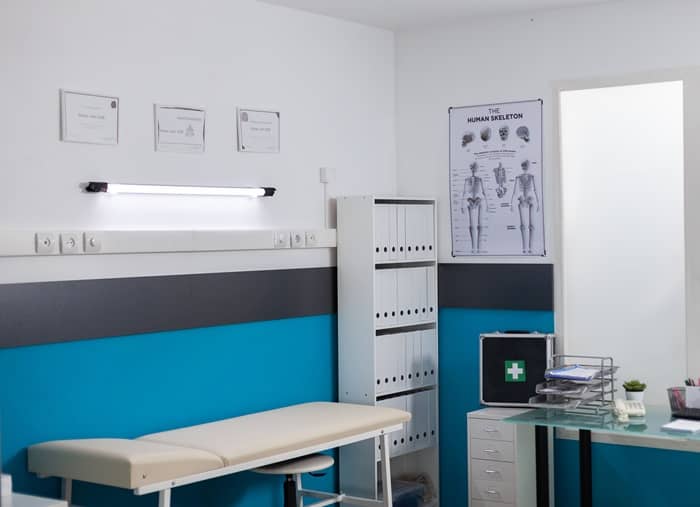 aulafarmacia's tweet image. La integración de #farmacéuticos en Atención Primaria 👨⚕️ mejora la #calidad del servicio sanitario y de las #terapias 🔬
Mayor satisfacción de los #pacientes 👍
⬇️
auladelafarmacia.com/integracion-fa…