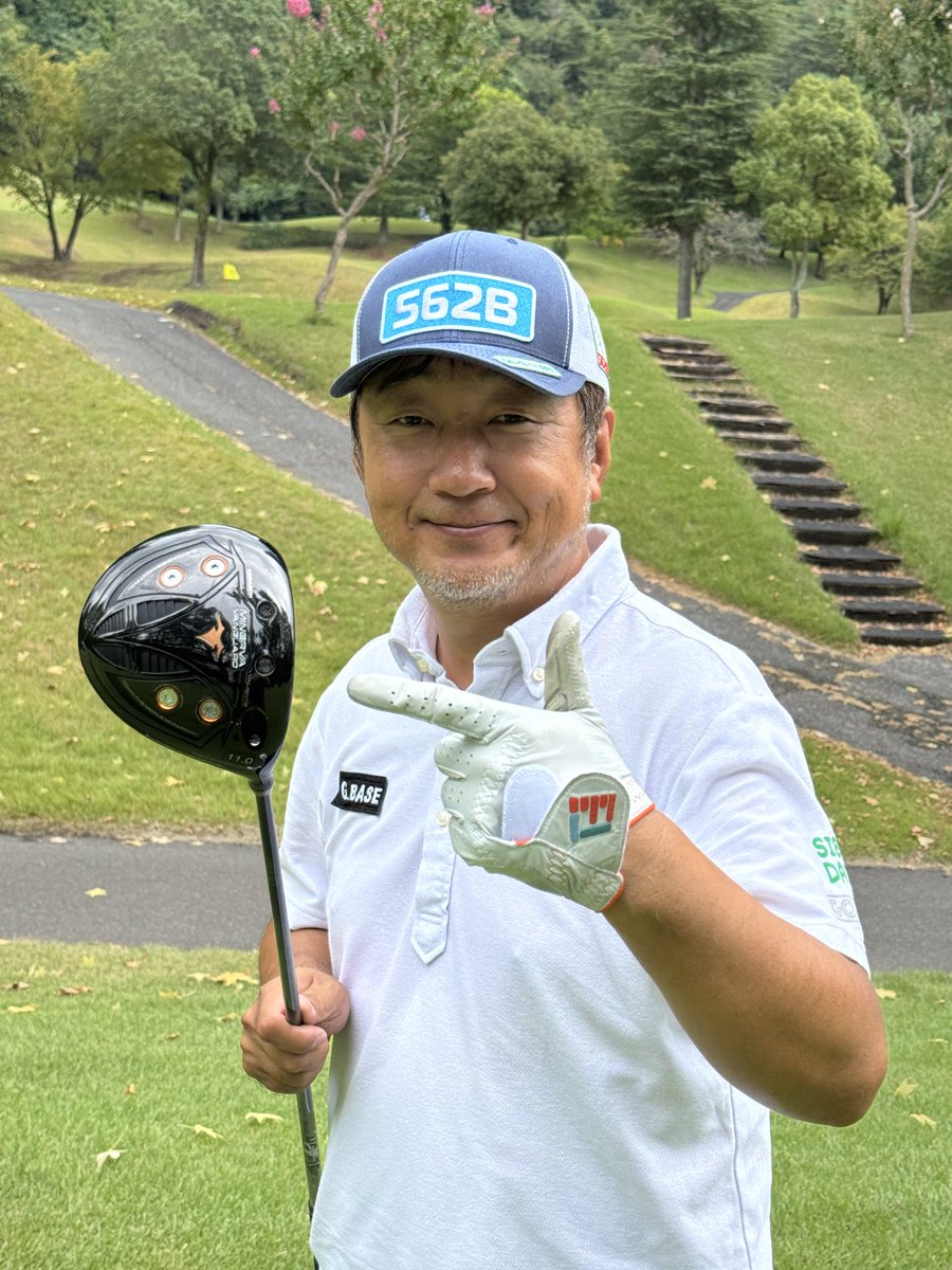 nomtak's tweet photo. ミネルヴァ ヴァンガードをコースで打ちましたが、打感良いし、球が強くて飛びました。
シャフトはLOOP SLASH4で、この相性もいいですな。
#野村タケオ #ゴルフ #ゴルフバカ #562B #G_BASE #LOOP #ミネルヴァヴァンガード https://t.co/7cOMVF1MoJ