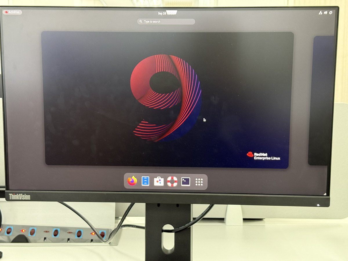 EymanHaziq's tweet image. I switched to Linux

#upgradetolinux
#switchtolinux
#LPI25