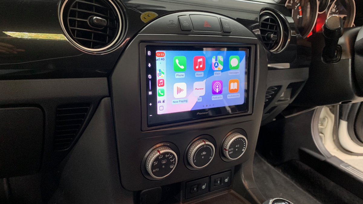 dynamic_audio's tweet image. This stunning @Mazda_UK MX-5 (2013) just got a serious tech boost!

Installed the @PioneerUK SPH-DA77DAB head unit for seamless Apple CarPlay, Android Auto &amp;amp; DAB radio connectivity, perfect for every road trip.

We also added the @PioneerUK ND-BC9 reverse camera.

@Connects2