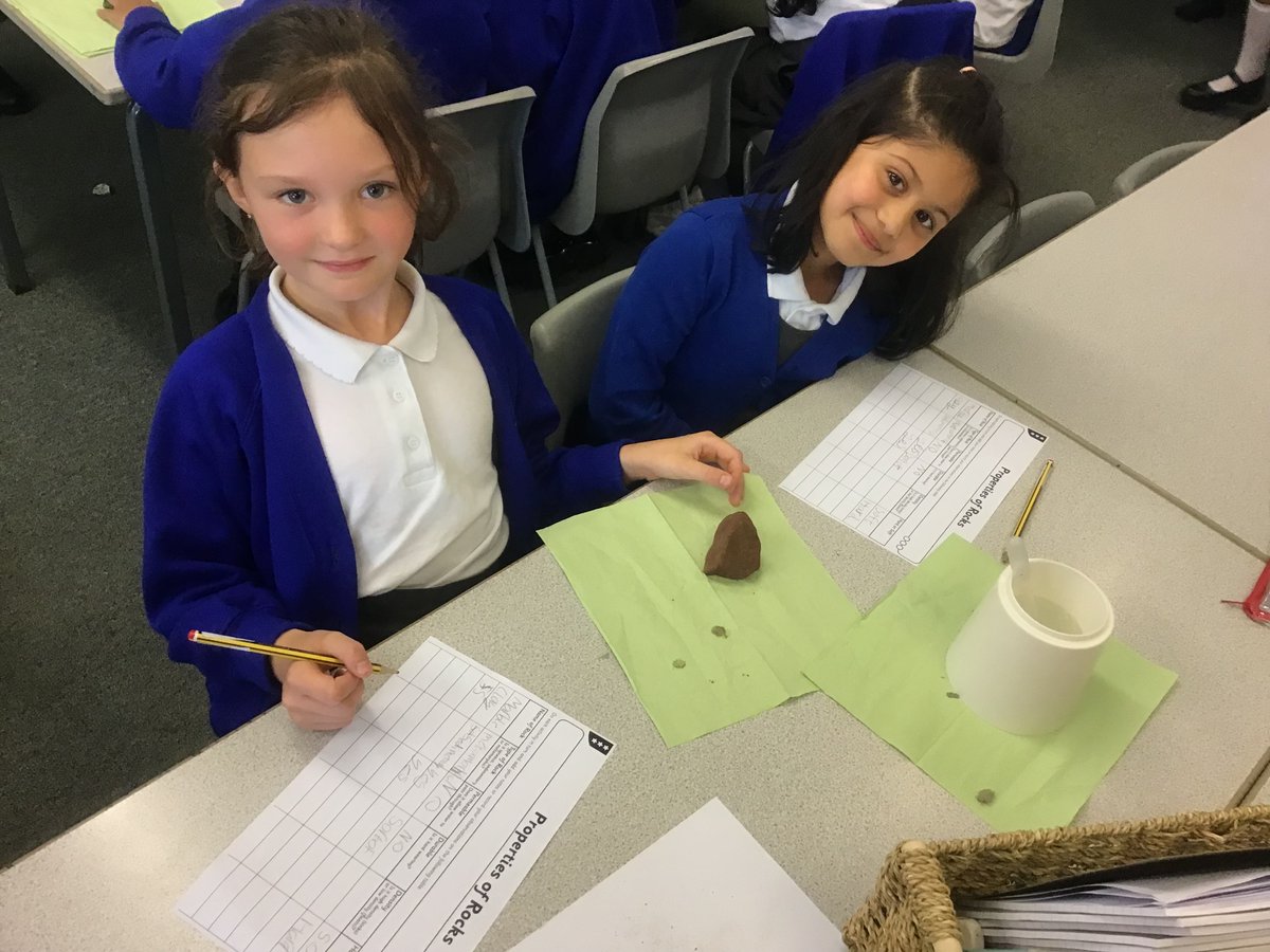 WellingtonPSBD2's tweet image. As part of our Year 3 ‘Rocks and Soil’ Science unit, we have been investigating the properties of rocks to find out how durable they were and whether or not they absorbed water! #teamwellington #scienceisfun #makinglearninginteresting
