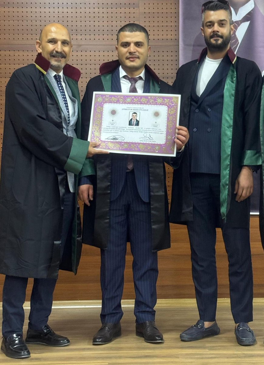 Halep Türkmenlerinin Gururu!

Halep merkezde yapılan parlamento seçimlerinde halkın güçlü desteğiyle büyük bir zafer kazanan, aziz şehidimizin evladı ve Türkmen komutanı Fehim Isa’nın yeğeni Av. Mehid Isa’yı yürekten tebrik ediyoruz.

Bu anlamlı ve onurlu başarısıyla yalnızca bir