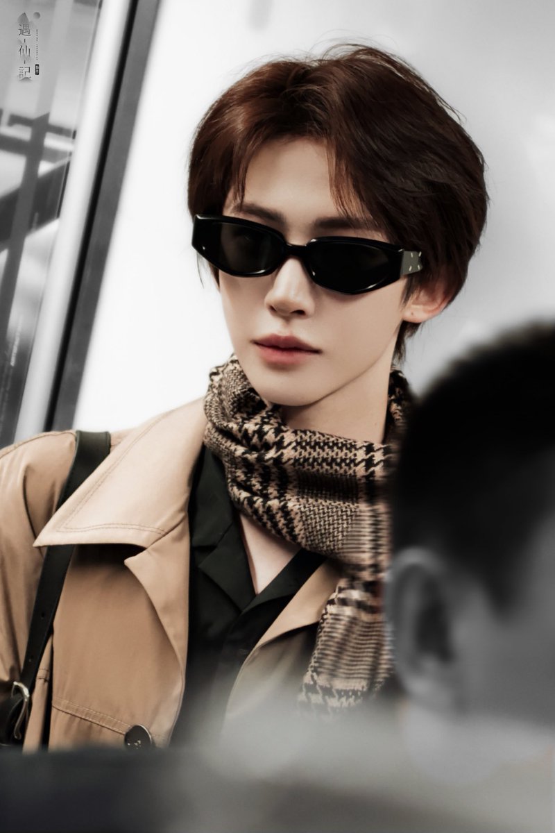 Cứ cảm thấy xót xót tay, à thì ra là ảnh bén đ/ứt tay

Liuyu Eastern Charm In Paris

#AmbassadorLIUYUxSHIATZYCHEN
#LIUYU