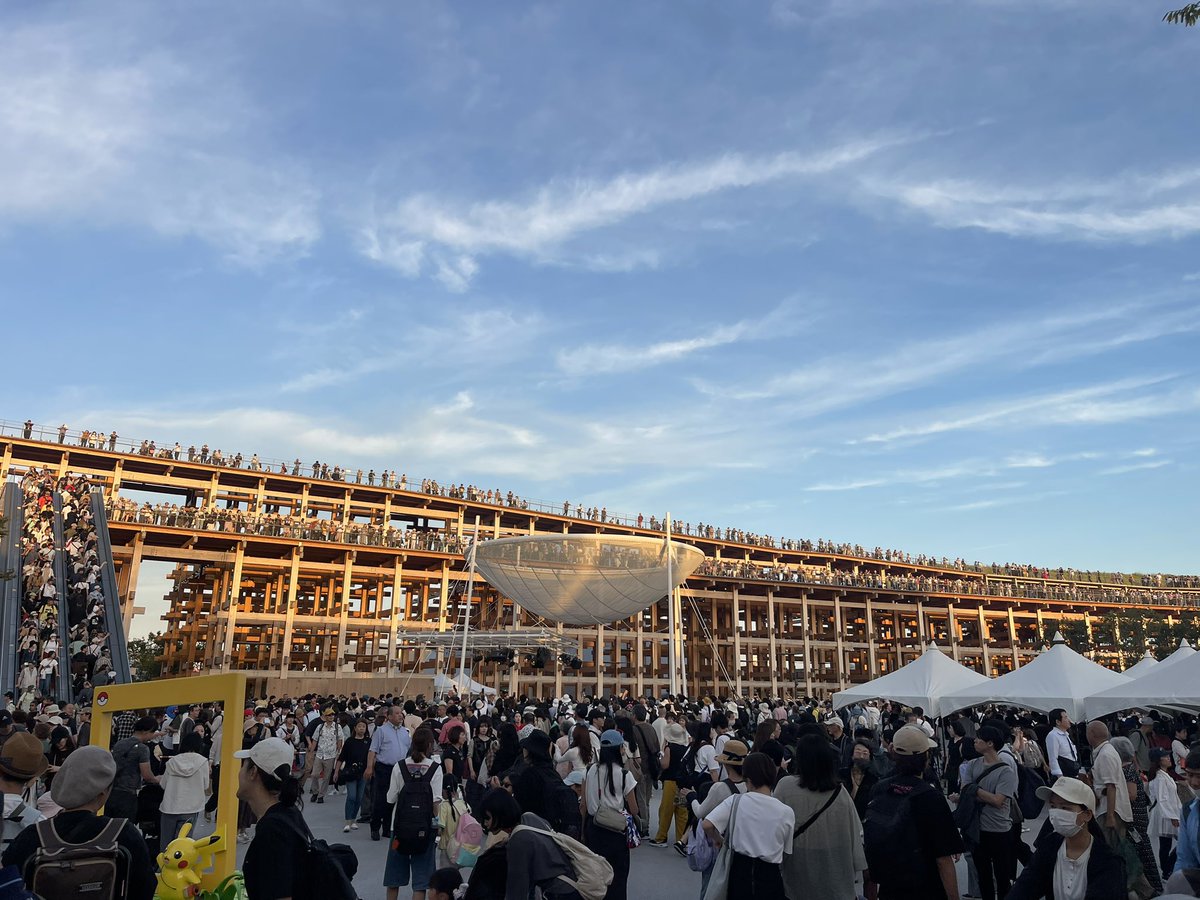 daikoo_oo's tweet photo. 駆け込み万博人エグい https://t.co/jbjA6hU15C
