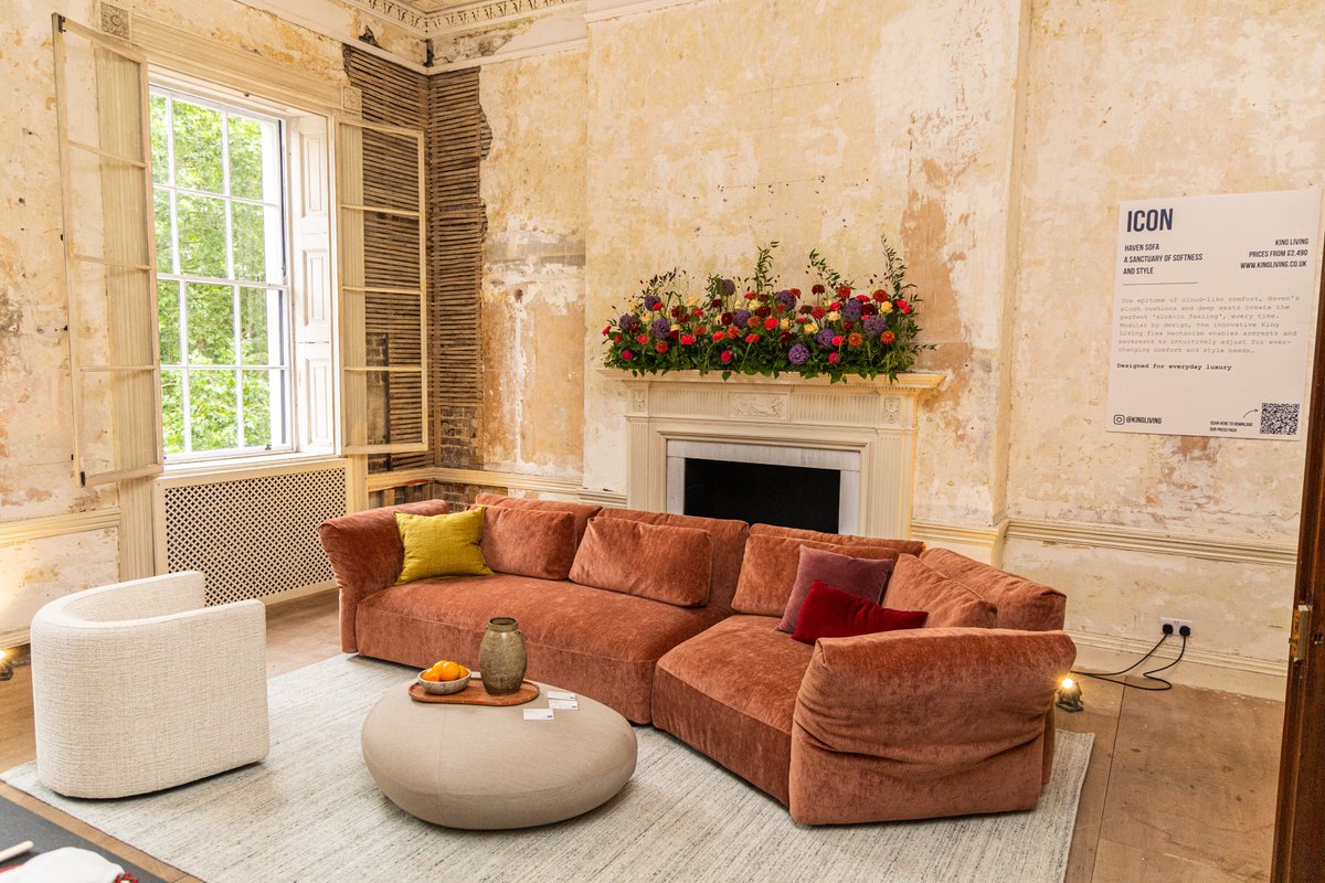 Little Red Rooster tweet media