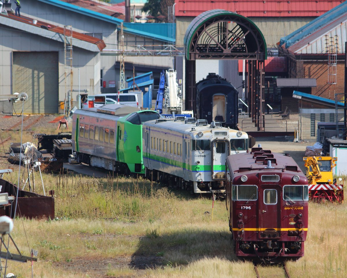 今年の春に道南いさりび鉄道の外装が濃赤色の「キハ40-1796」について