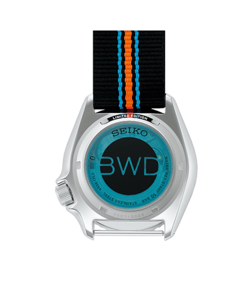 Watchbazar's tweet image. When @seikowatchofficial teams up with, you don’t just get a watch you get a statement.
The Seiko SBSA315 × Bamford Limited Edition pushes boundaries with its translucent skeleton blue dial, retro SKX-style hands, and fluorescent details that feel straight out of the future.