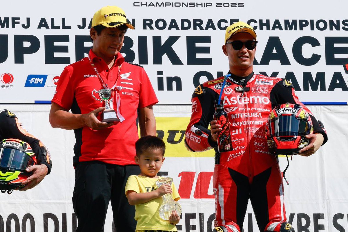 shin1_1207's tweet photo. 全日本岡山大会
ウイークに転倒やトラブルがあり何とか２位を獲得
太河トラブルを抱えての優勝、ナカリン５位、荒川DNF
大空翔復帰戦12位    GP3の2人も今期ベストリザルトでした。
ST1000レース中に太河のスポーツマンシッフに反する見苦しい振る舞いがあった事をチームとして謝罪いたします。 https://t.co/I69WBosoY8