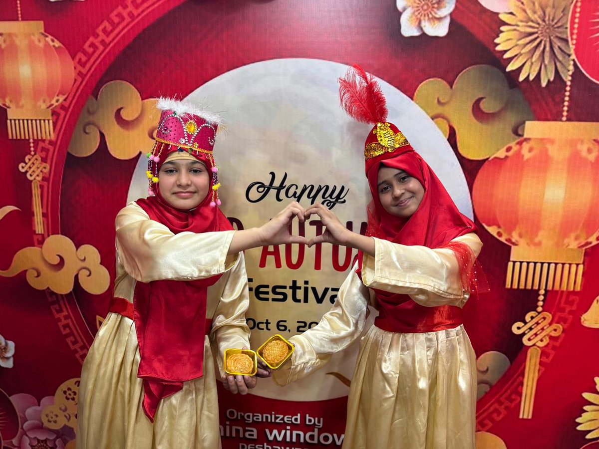 CHINAWINDOW2's tweet image. Today was another historic day in Peshawar regarding Pak-China friendship, as a colorful Mid-Autumn Festival celebration was held under the auspices of China Window, where the Chinese Ambassador HE Jiang Zaidong and Sec Culture Dr. Abdul Samad addressed the event.@zhang_heqing