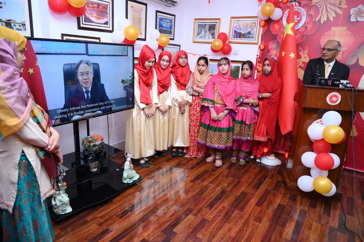 CHINAWINDOW2's tweet image. Today was another historic day in Peshawar regarding Pak-China friendship, as a colorful Mid-Autumn Festival celebration was held under the auspices of China Window, where the Chinese Ambassador HE Jiang Zaidong and Sec Culture Dr. Abdul Samad addressed the event.@zhang_heqing