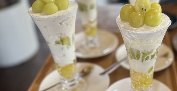 FreeLife_Colors's tweet image. 富山市にあるぶどう園。シャインマスカットがぎっしり入ったパフェがおいしそう！

🍇やまふじぶどう園🍇のシャインマスカットパフェ·͜·ᰔᩚ
freelife.ne.jp/article/13829
#富山市 #やまふじぶどう園 #シャインマスカットパフェ #FreeLifeColors
