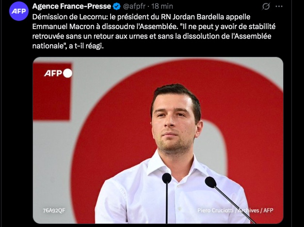 leonard_vincent's tweet photo. Leçon d'iconographie politicienne. #MediumIsMessage https://t.co/td6yjPX0Rk