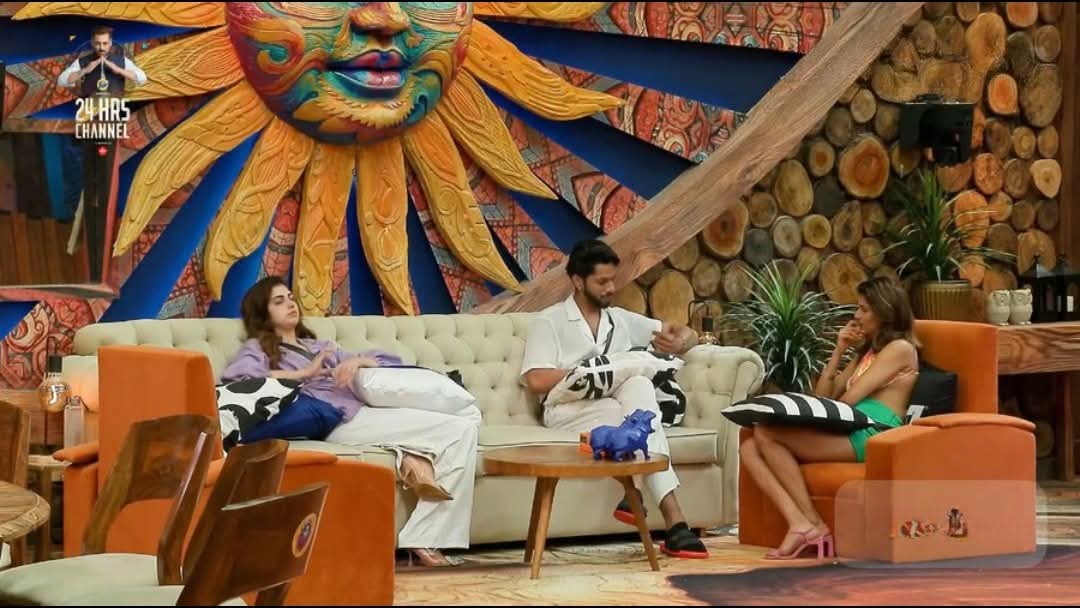 News_Xzone's tweet photo. #BaseerAli Ali finally getting the strategy! 😎
#BB19 is a marathon, not a sprint — patience and smart gameplay win the day.

#BiggBoss19 #BaseerIsTheBoss #GauravKhanna #BB19Drama 
#BaseerCommandos|| #Bahana https://t.co/xTgxRe0WWS