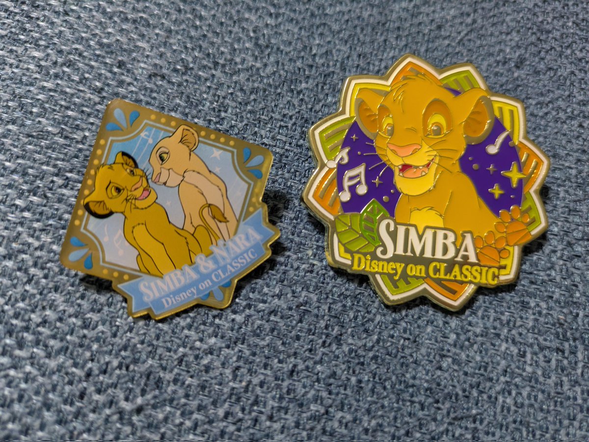 annas239's tweet photo. #ディズニーオンクラシック 
昨日行ってきました🎻大好きな何十回何百回って見て聞いたライオンキングがテーマで本当に素敵な時間でした🦁ガチャ2人とも一発でシンバ!嬉しみ!グッズ購入もして満足😆帰りにキャスト様たち？と思ってバスに手を振ったら皆様席を立って振り返してくれて最高の思い出です😘 https://t.co/Mqu1X7lhUW