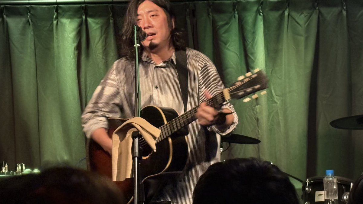 yu_tan1020's tweet photo. 10/5 Bright Moon
迷って1分遅刻💦
初めてのLIVEハウスに到着
miyabiさん🎶✨
聴きなれた曲の数々が
微妙に変化していくのが楽しみの一つ😆
この日も楽しかった(≧∇≦)
#Acoload
@miyabigt_scod https://t.co/lkztt9LLLx