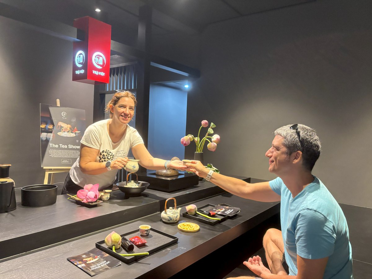 traviet's tweet photo. What should foreign visitors experience in Vietnam?
Beyond famous landmarks, Vietnam’s charm is hidden in the art of tea. 📷
#TraViet #TeaRoom #TeaShow #VietnamCulture https://t.co/4NveMEes9L