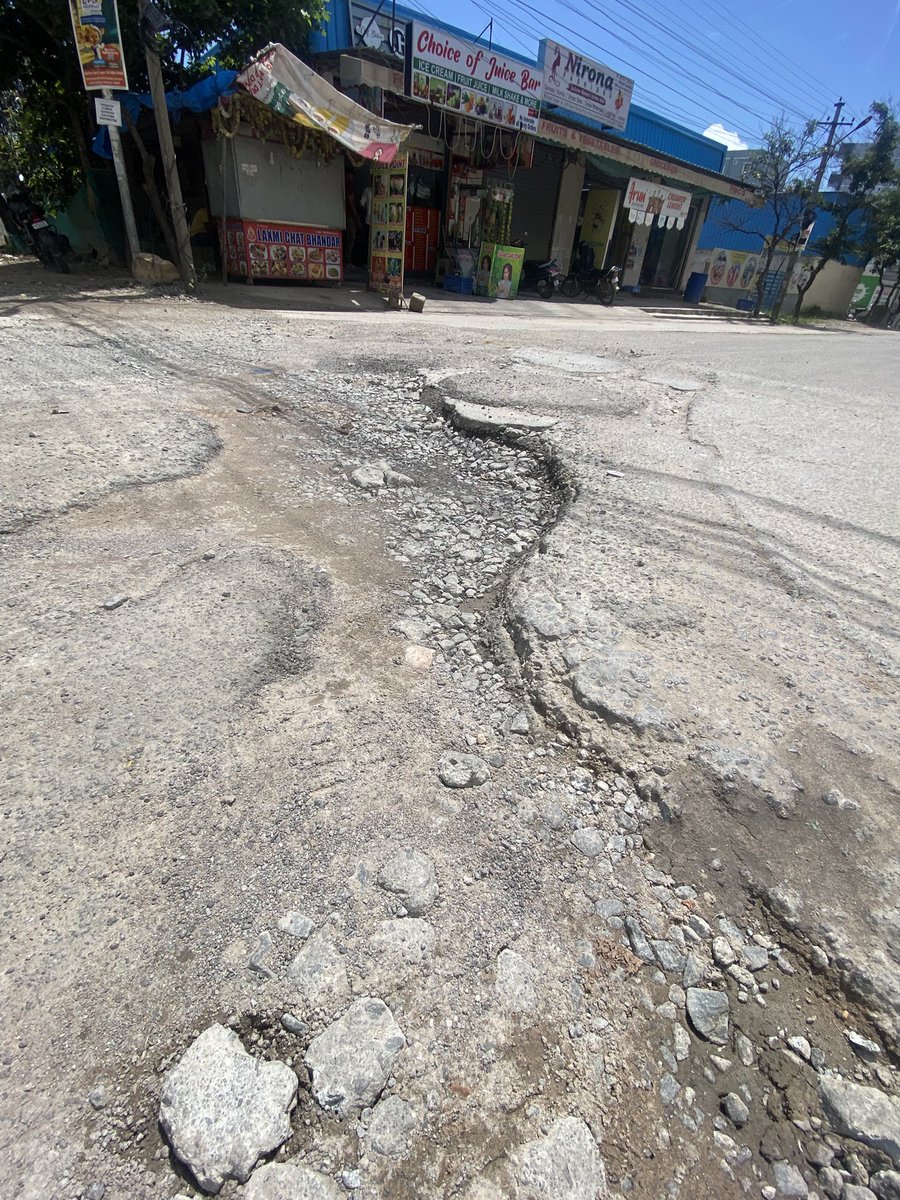 SatyapalGatla's tweet photo. @ZC_Kukatpally1 @MoosapetDC - Road is completely damaged &amp; your team is closing the tickets without resolving. Vehicles are damaging,bikers can’t commute.Deep pot holes. Pls resolve 
Loc- 40ft road, 4B, near pick &amp;buy , Gopalnagar Kphb https://t.co/liypj683rI