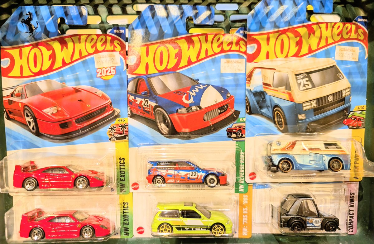 【 #ホットウィール】
10月の新作ベーシックカー入荷しております！
F40以外は各1点のみとなりますのでお求めの方はお早めに！
 #ヴィレッジヴァンガード
 #ヴィレヴァン
 #hotwheels