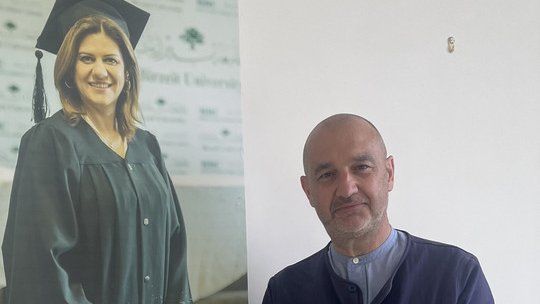 Gaza «se ha convertido en la tumba del periodismo», afirma Anthony Bellanger, secret. general de <a href="/IFJGlobal/">IFJ</a>. Añade que «nunca  antes la profesión había sufrido una masacre similar. Ni durante la 2a.  Guerra Mundial, ni en Vietnam, ni en Siria o Irak».
👇👇
is.gd/2myT5S