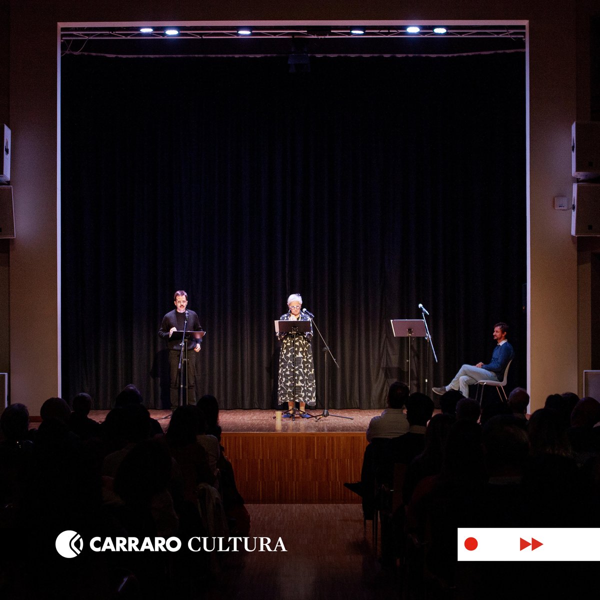 TweetCarraro's tweet image. Great attendance at &quot;Pensieri solo pensieri&quot; dedicated to Vitaliano Trevisan in Borgoricco. An intense tribute to his theater, featuring performances and discussions. Culture that leaves its mark, honored to support it. 🎭 #CarraroCultura #Trevisan #Territory #theatre