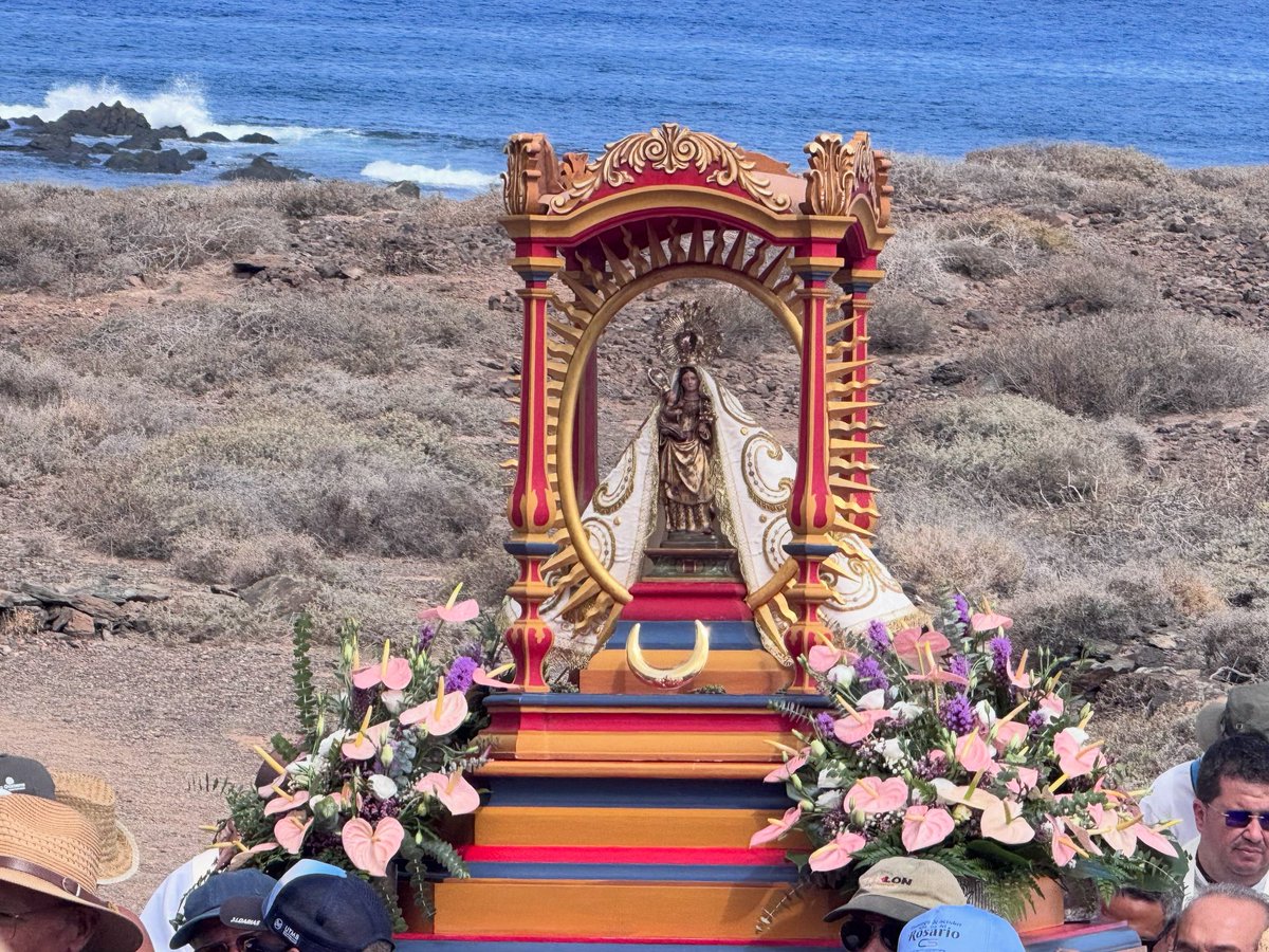 Celebramos la festividad de nuestra patrona insular, la Virgen de Guadalupe. Hoy todos los caminos nos llevan a Puntallana. 

¡Feliz día para todos los gomeros y las gomeras!